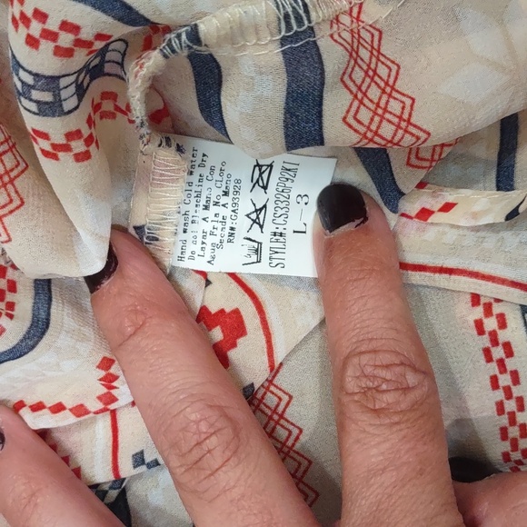 USED KIKI LA RUE PATTERN SHIRT 100% POLYESTER SIZE L - Picture 13 of 13